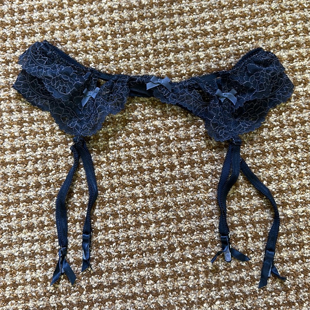 Victoria’s Secret Ruffled Garter Belt in Black/Grey